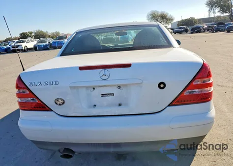 1998 Mercedes-Benz Slk 230 Kompressor z USA, uszkodzony, nr VIN WDBKK47F3WF047466